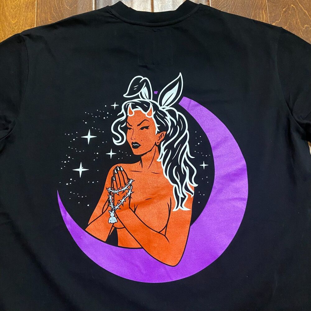 Praying Rabbit Streetwear Goth Mythical Black Red Cotton T-Shirt Men's Size XXL - Picture 5 of 8